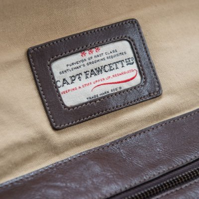 Captain Fawcett Leather Wash Bag Necessär
